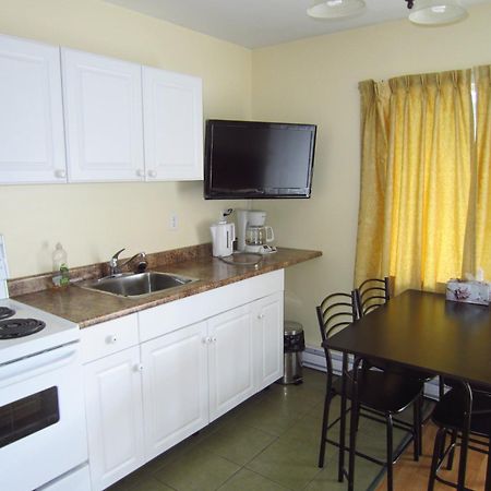 Black Sea Motel Penticton Ngoại thất bức ảnh