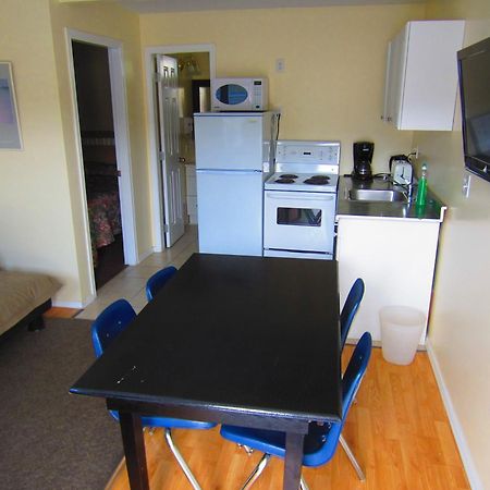 Black Sea Motel Penticton Ngoại thất bức ảnh