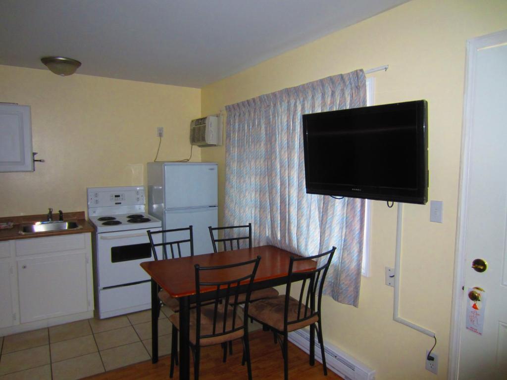 Black Sea Motel Penticton Phòng bức ảnh