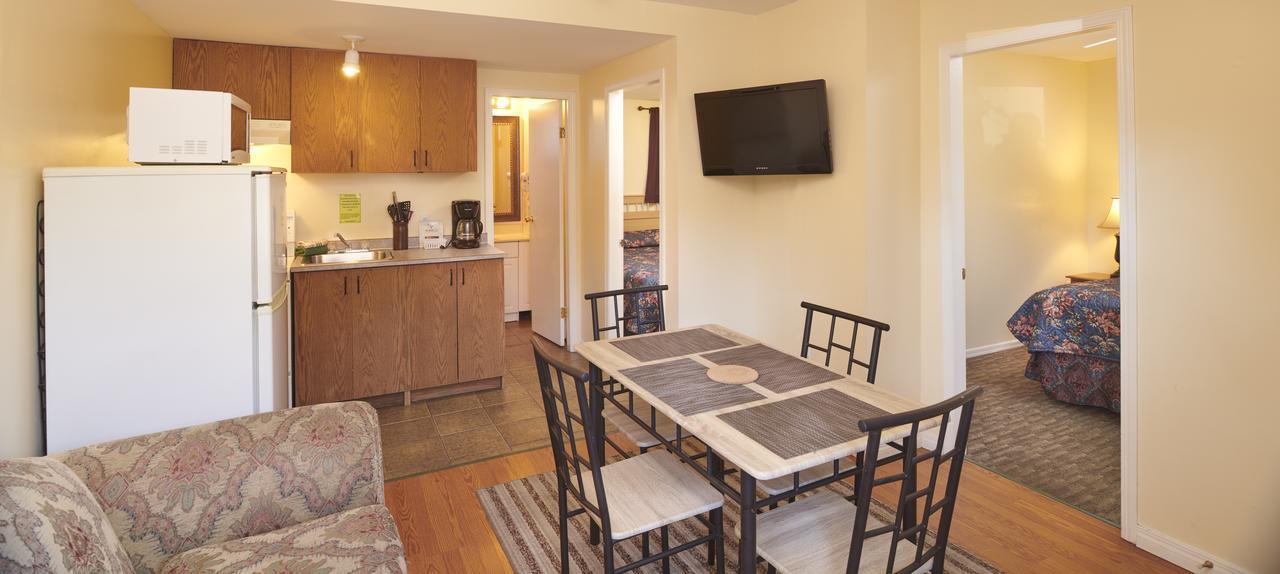 Black Sea Motel Penticton Ngoại thất bức ảnh