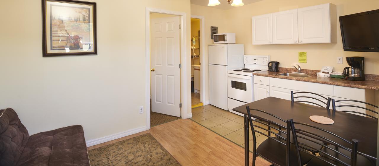 Black Sea Motel Penticton Ngoại thất bức ảnh