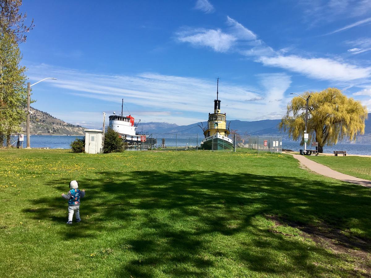 Black Sea Motel Penticton Ngoại thất bức ảnh