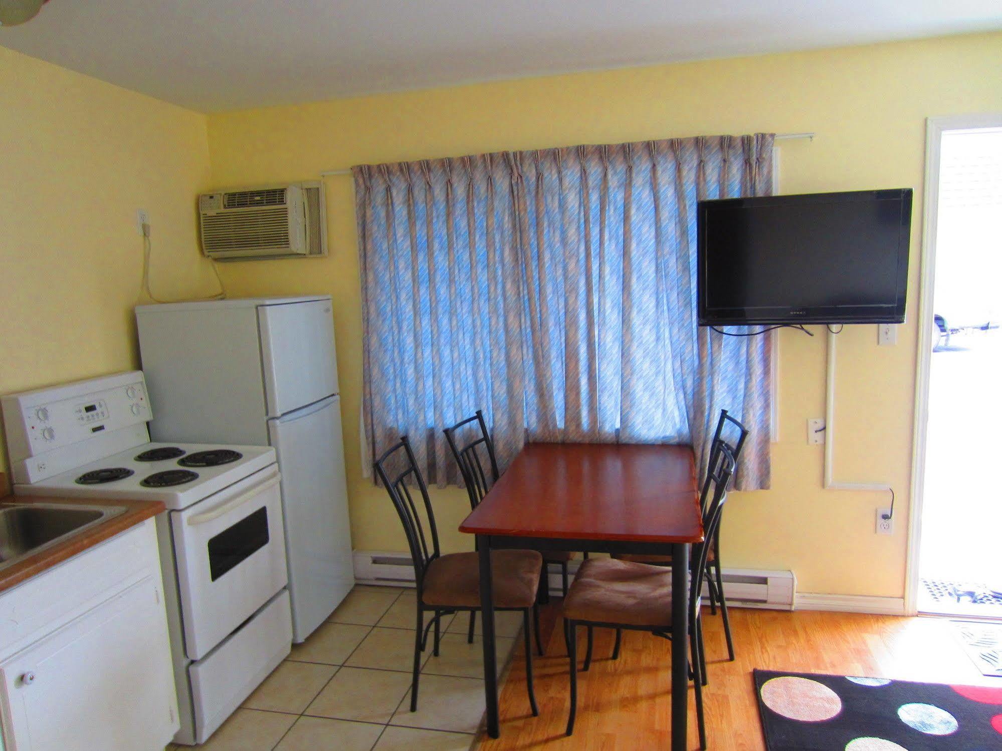 Black Sea Motel Penticton Ngoại thất bức ảnh