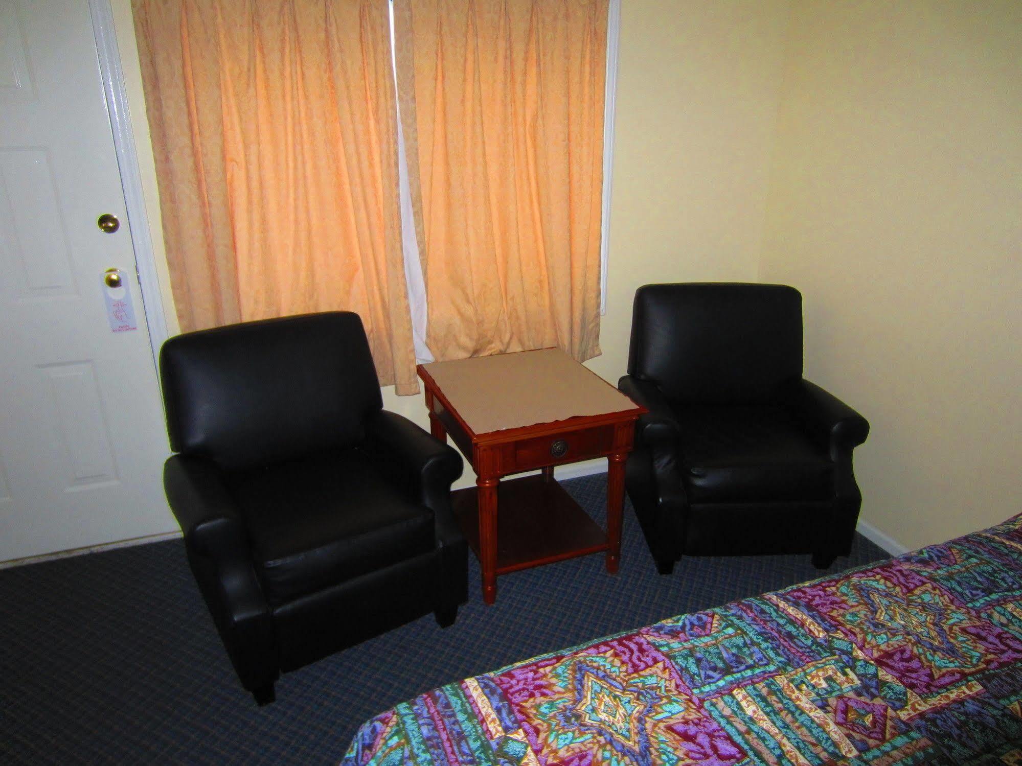 Black Sea Motel Penticton Ngoại thất bức ảnh