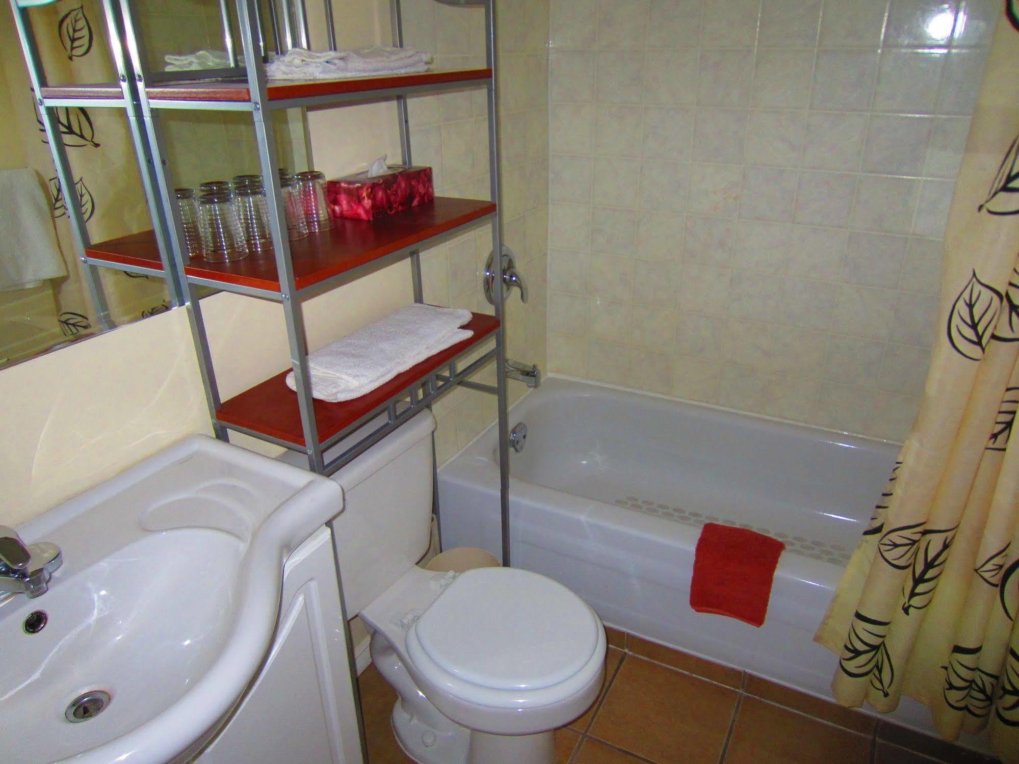 Black Sea Motel Penticton Ngoại thất bức ảnh