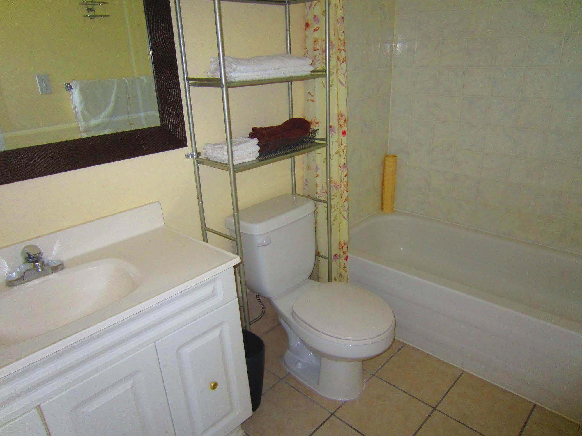 Black Sea Motel Penticton Ngoại thất bức ảnh