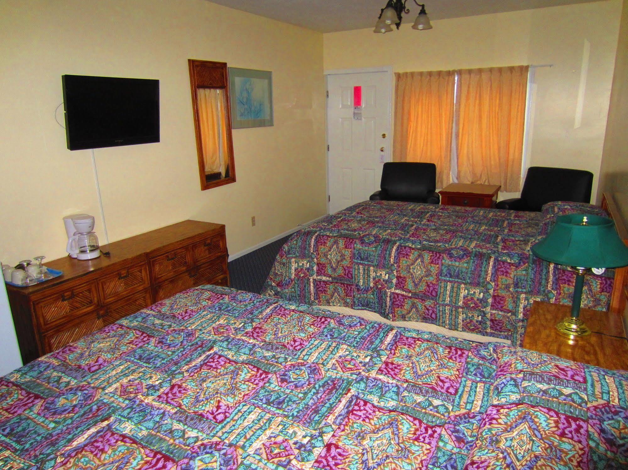 Black Sea Motel Penticton Ngoại thất bức ảnh