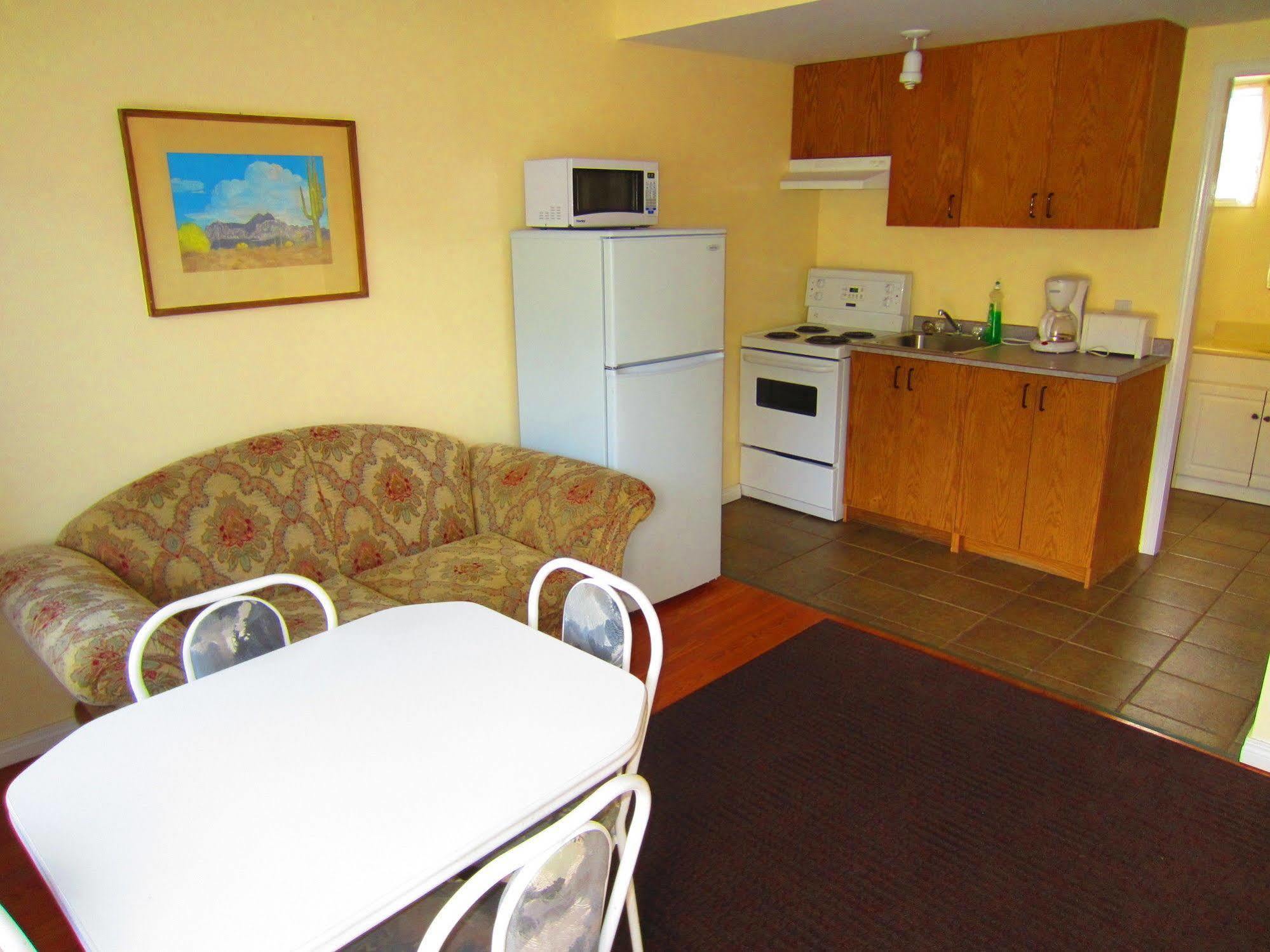 Black Sea Motel Penticton Ngoại thất bức ảnh