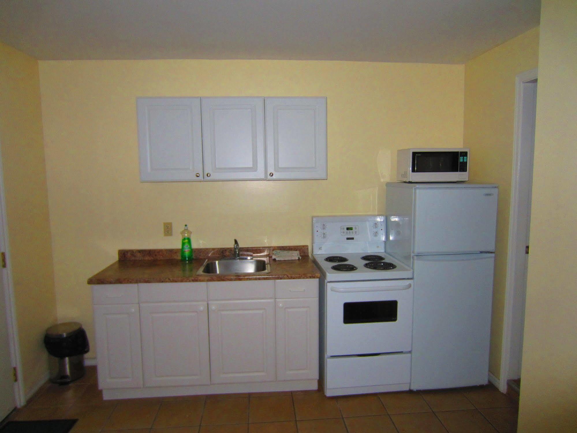 Black Sea Motel Penticton Ngoại thất bức ảnh