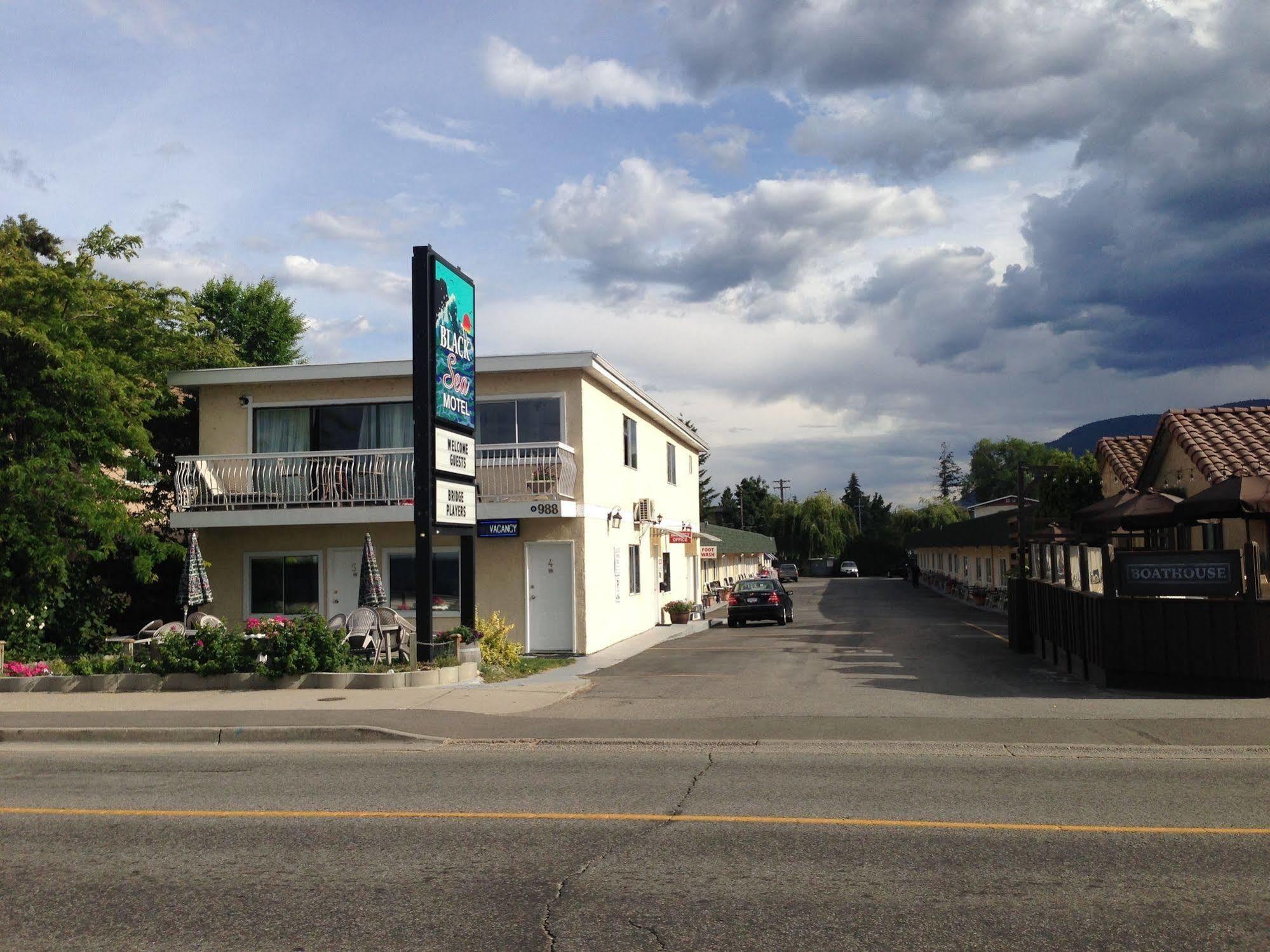 Black Sea Motel Penticton Ngoại thất bức ảnh
